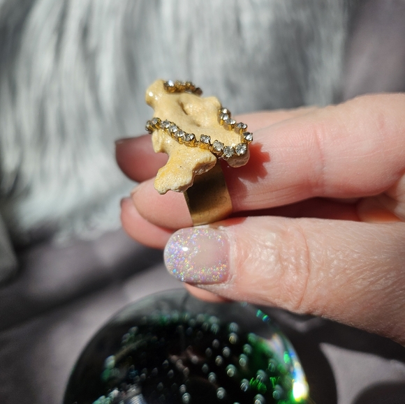 Real coral ring with gold band and crystal - Picture 4 of 8